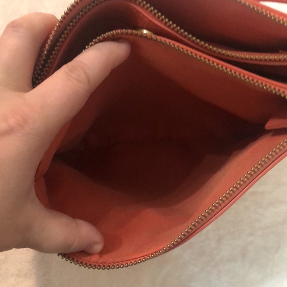 Universal Thread 3 Compartment Crossbody Bag - Picture 4 of 10